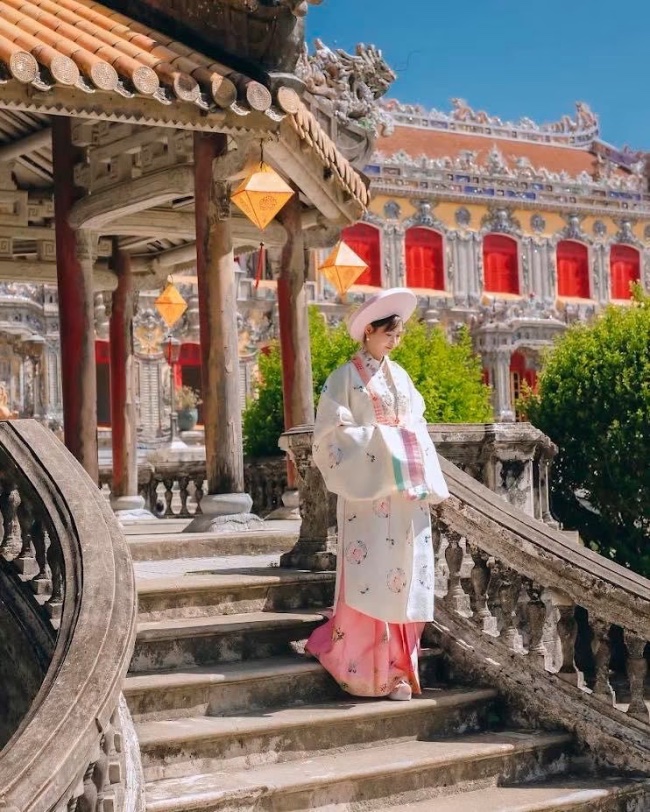 Cho thuê/Thanh lý Áo Nhật Bình Cổ Phục Huế Sang Trọng Kèm Mấn